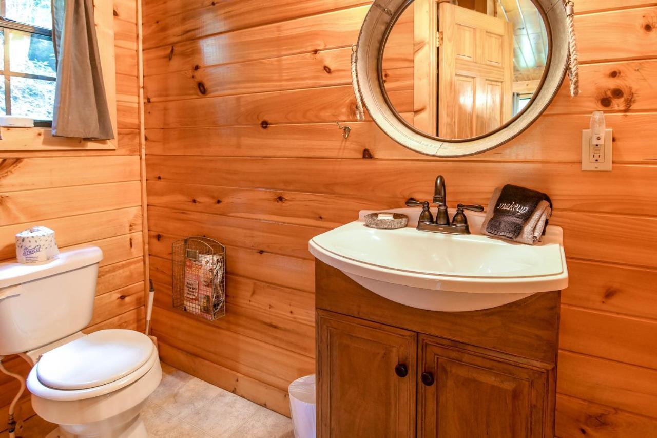 Permanent Vacation-Private Honeymoon Cabin With Hot Tub セバービル エクステリア 写真