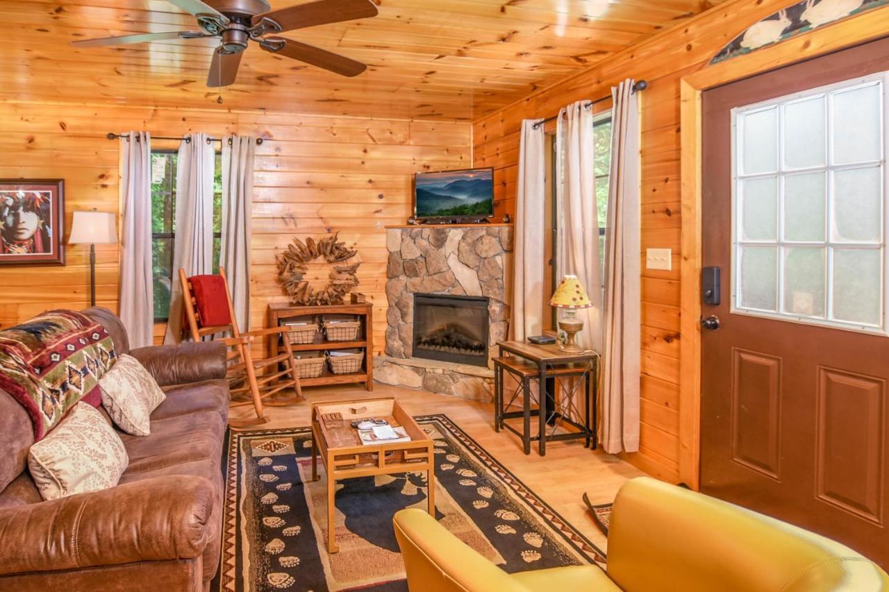 Permanent Vacation-Private Honeymoon Cabin With Hot Tub セバービル エクステリア 写真