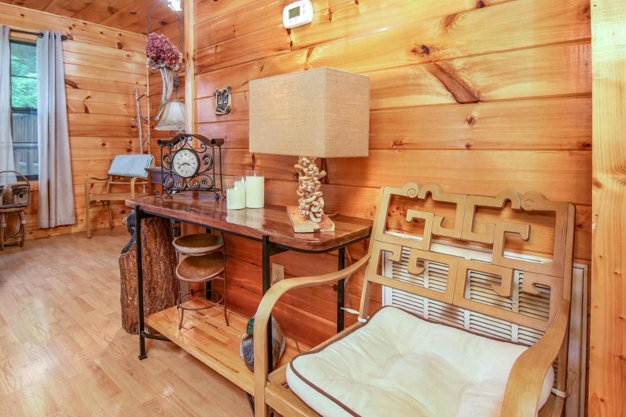 Permanent Vacation-Private Honeymoon Cabin With Hot Tub セバービル エクステリア 写真