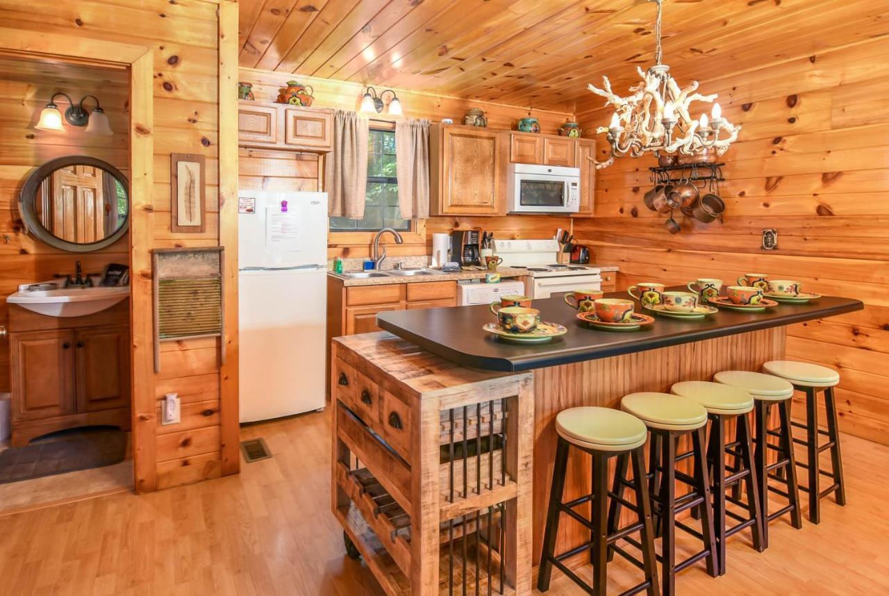 Permanent Vacation-Private Honeymoon Cabin With Hot Tub セバービル エクステリア 写真